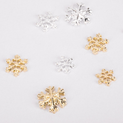 Guld och silver snöflingor nagelsmycken i olika former för nageldesign